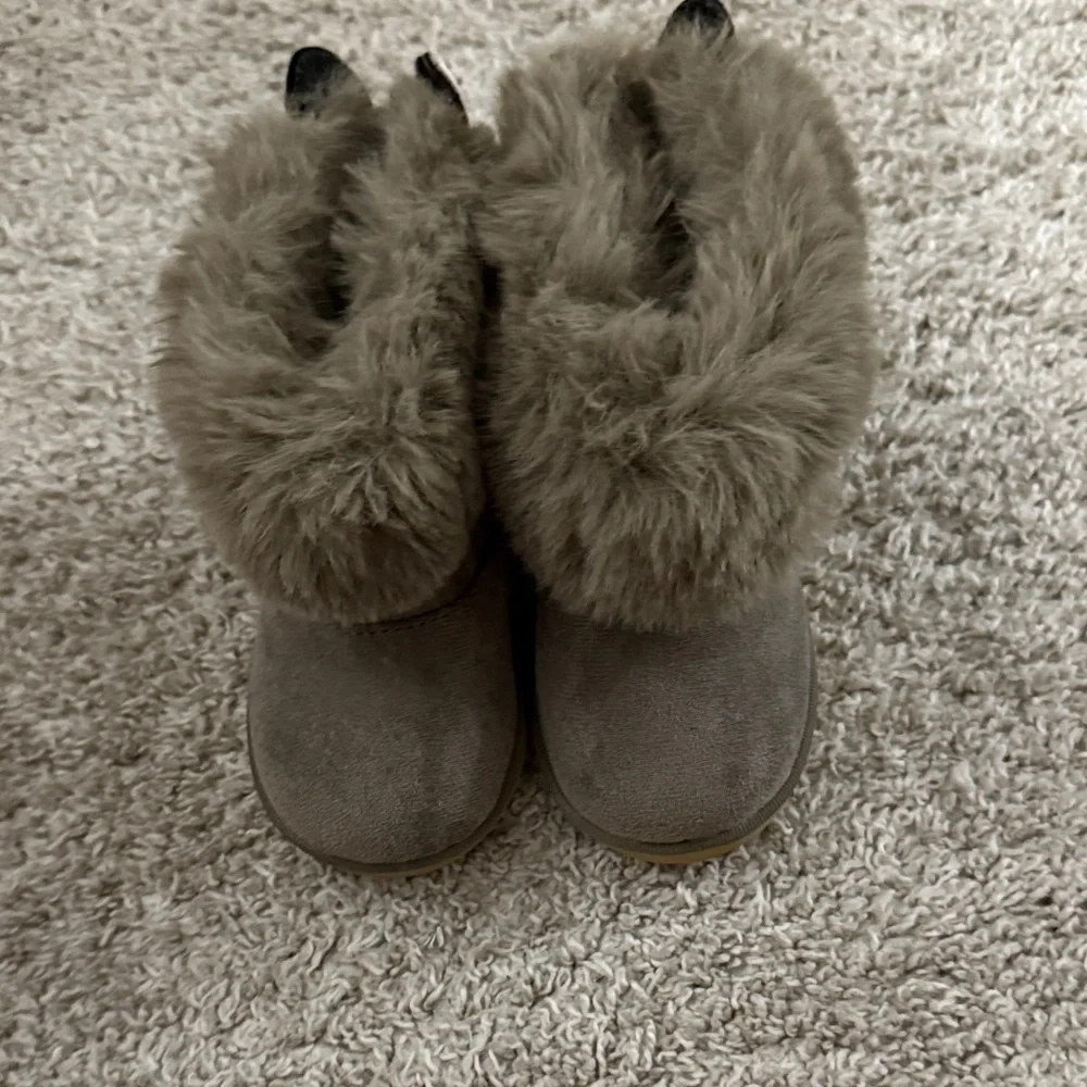 Cozy Gray Fur-Lined Kids Boots
